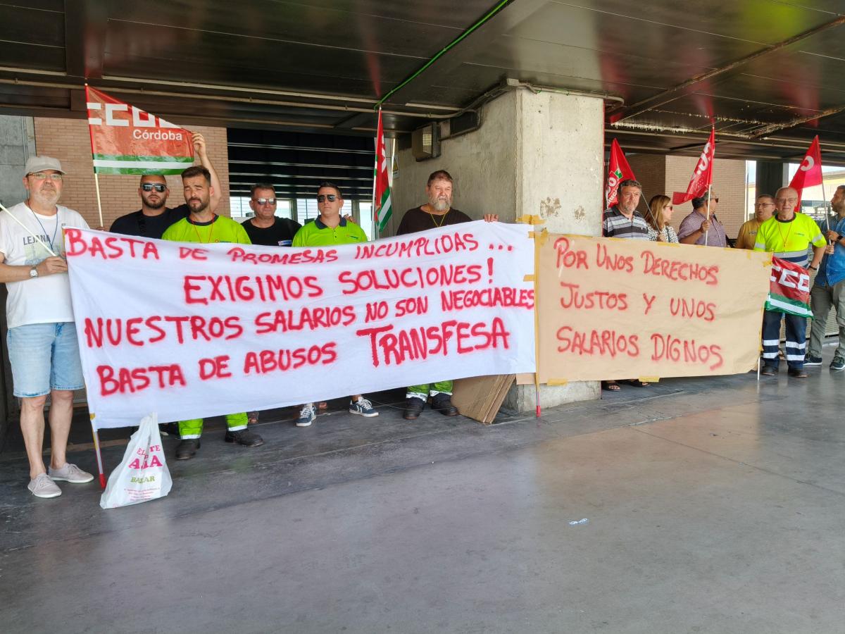 Imagen de la concentracin de la plantilla de Transfesa Logistics en Crdoba.