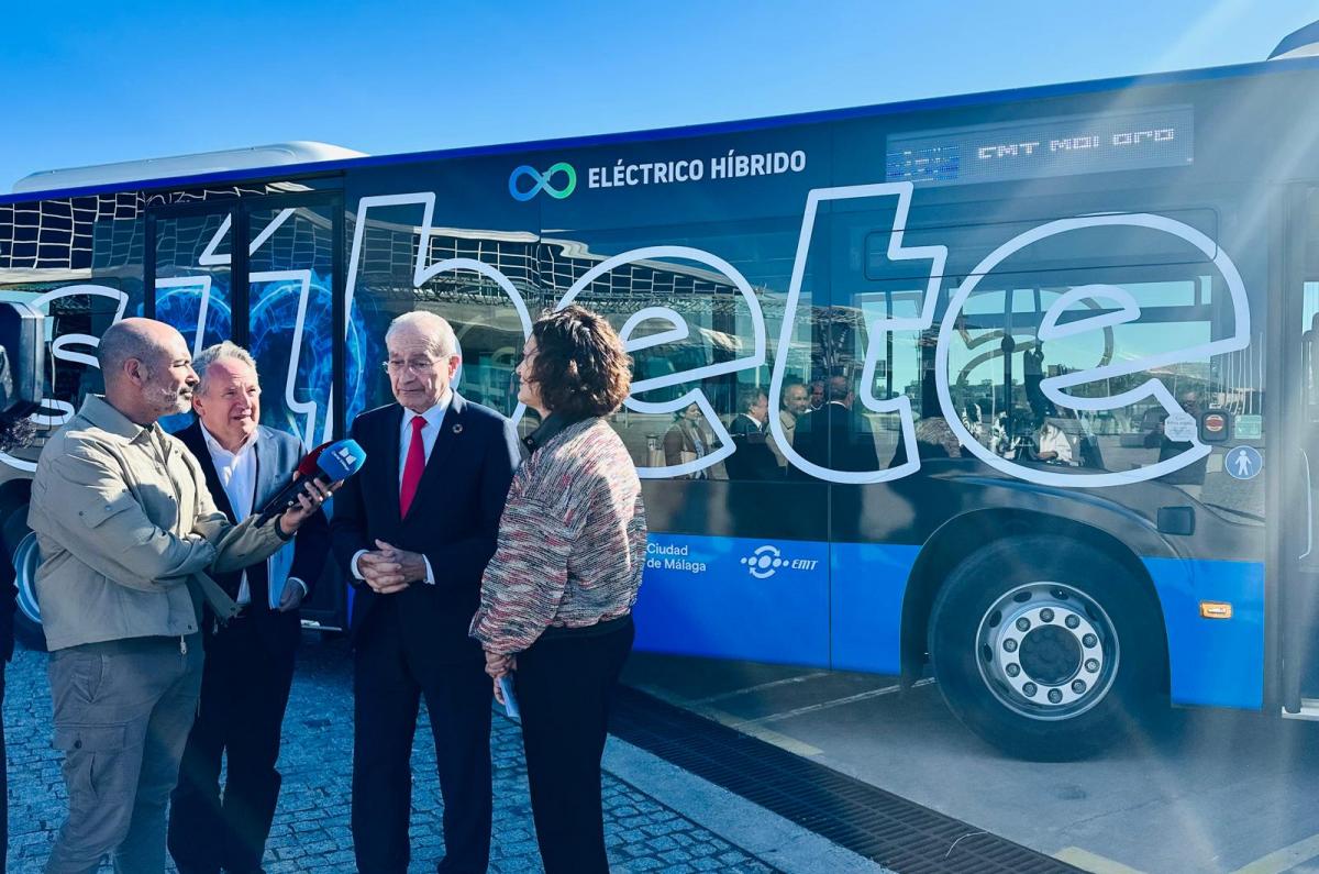 Imagen de la presentación autobuses EMT Málaga