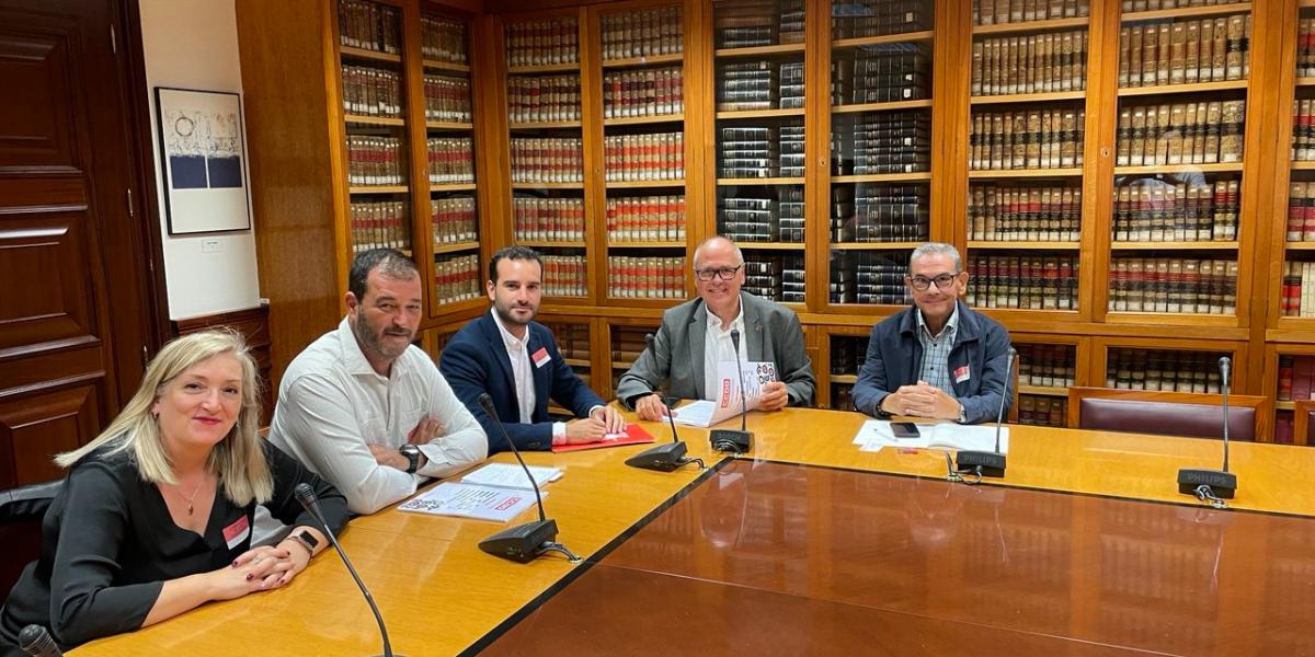 Reunión con Sumar sobre la privatización de los helicópteros y los centros de pantallas de la DGT