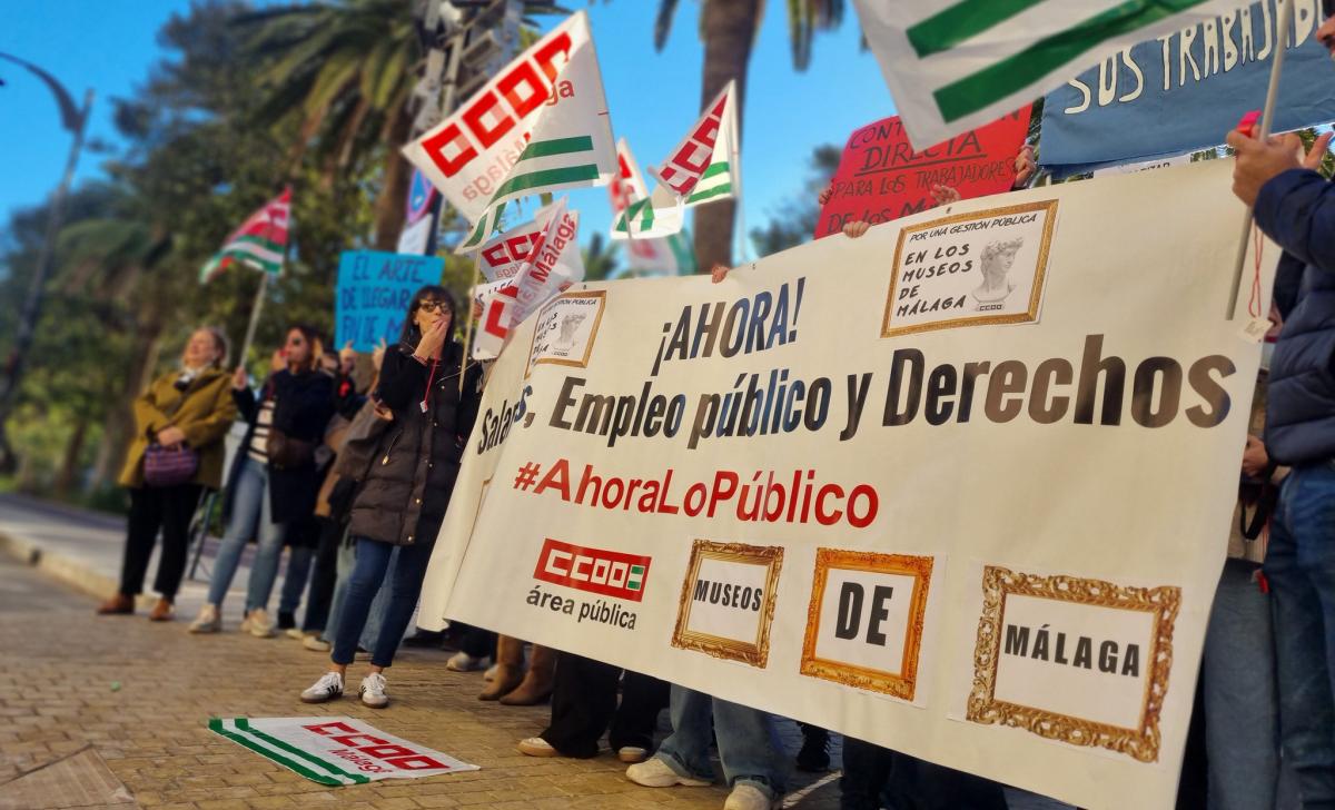 Concentracin en Mlaga para exigir mejoras laborales de las plantillas de los museos