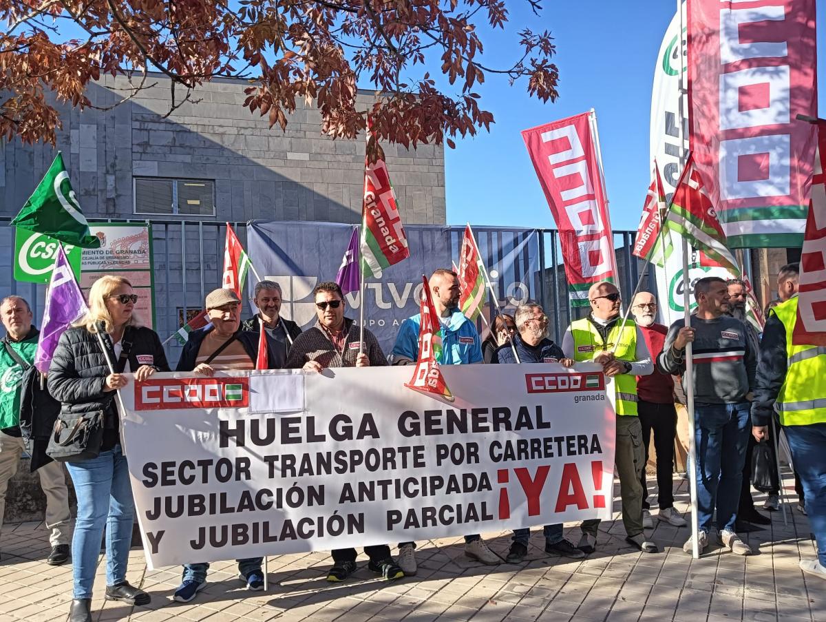 Concentracin frente a la Confederacin Granadina de Empresarios