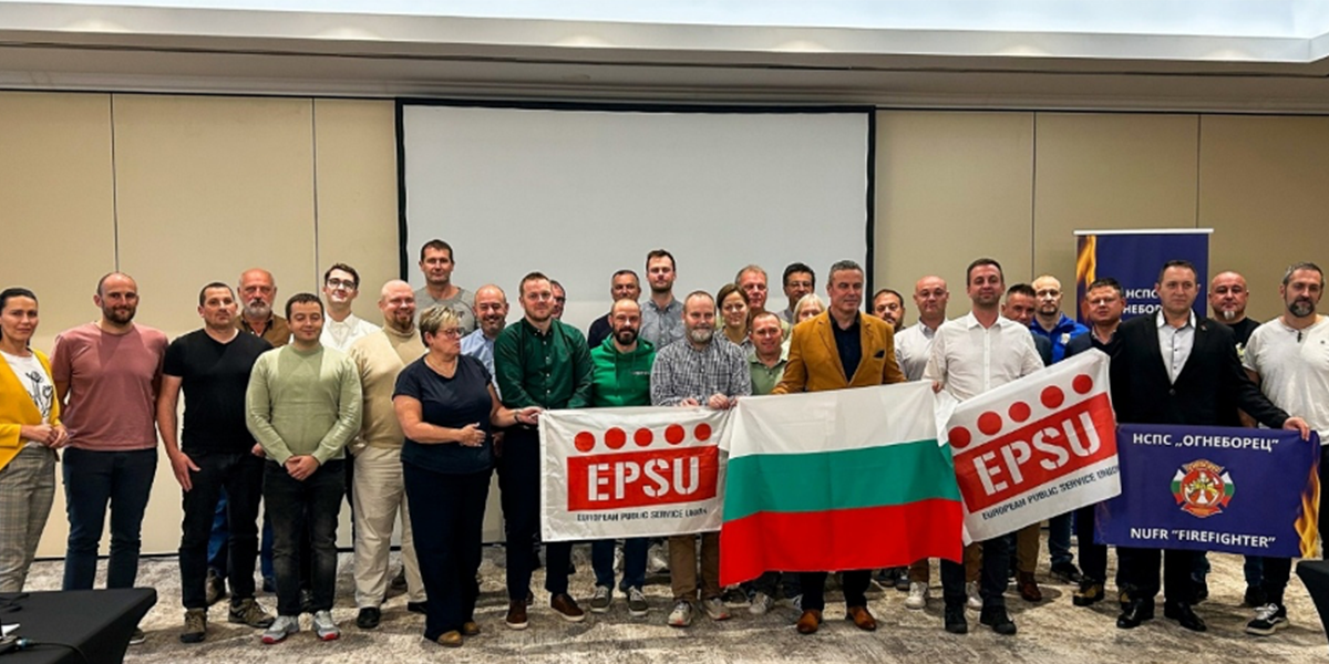Representantes de bomberas y bomberos en la reunión de EPSU