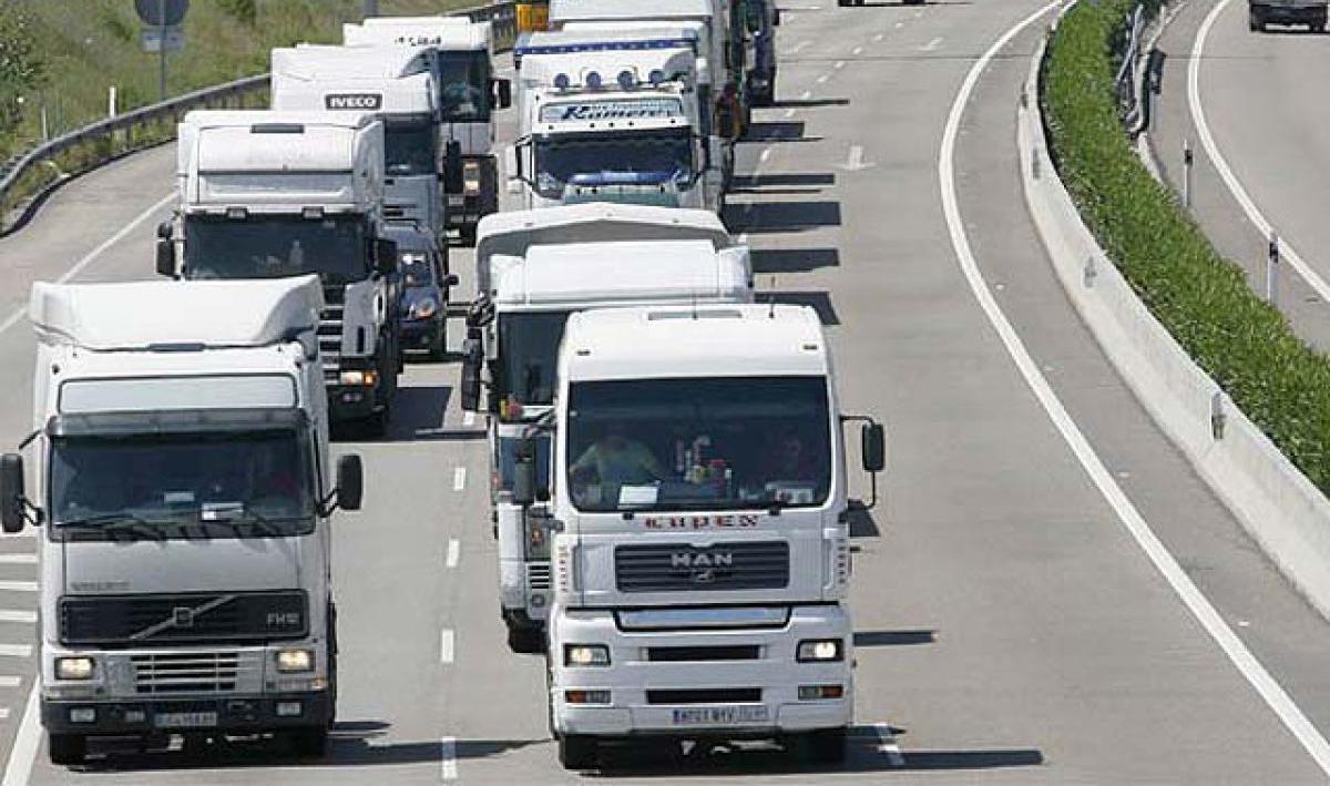 Desconvocada la huelga en el sector del transporte de mercancas