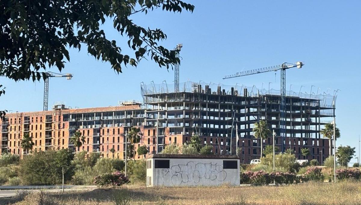 Edificio de viviendas en construcción