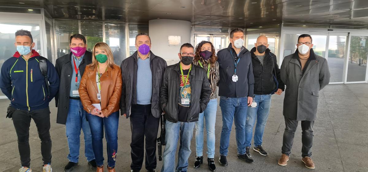 Asistentes al acto informativo en el Aeropuerto de Málaga
