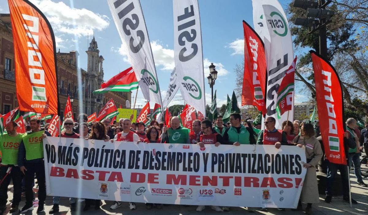 Manifestación contra la privatización de la limpieza de colegios públicos